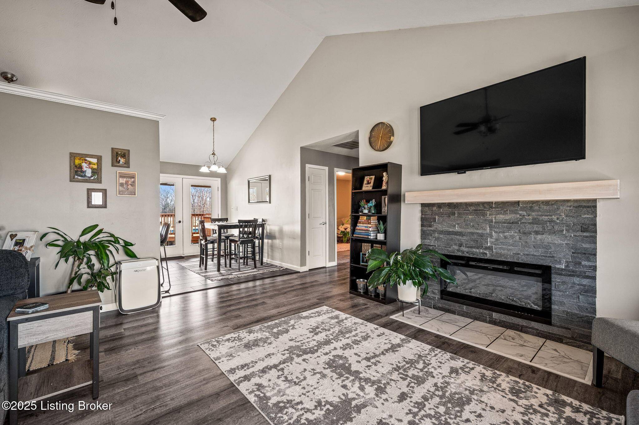 Scottsburg, IN 47170,1143 S Moon Rd