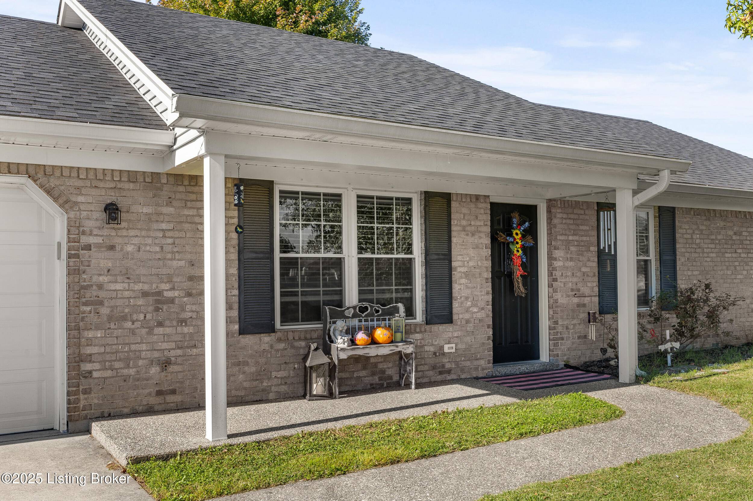 Jeffersonville, IN 47130,207 Savannah Nicole Rd