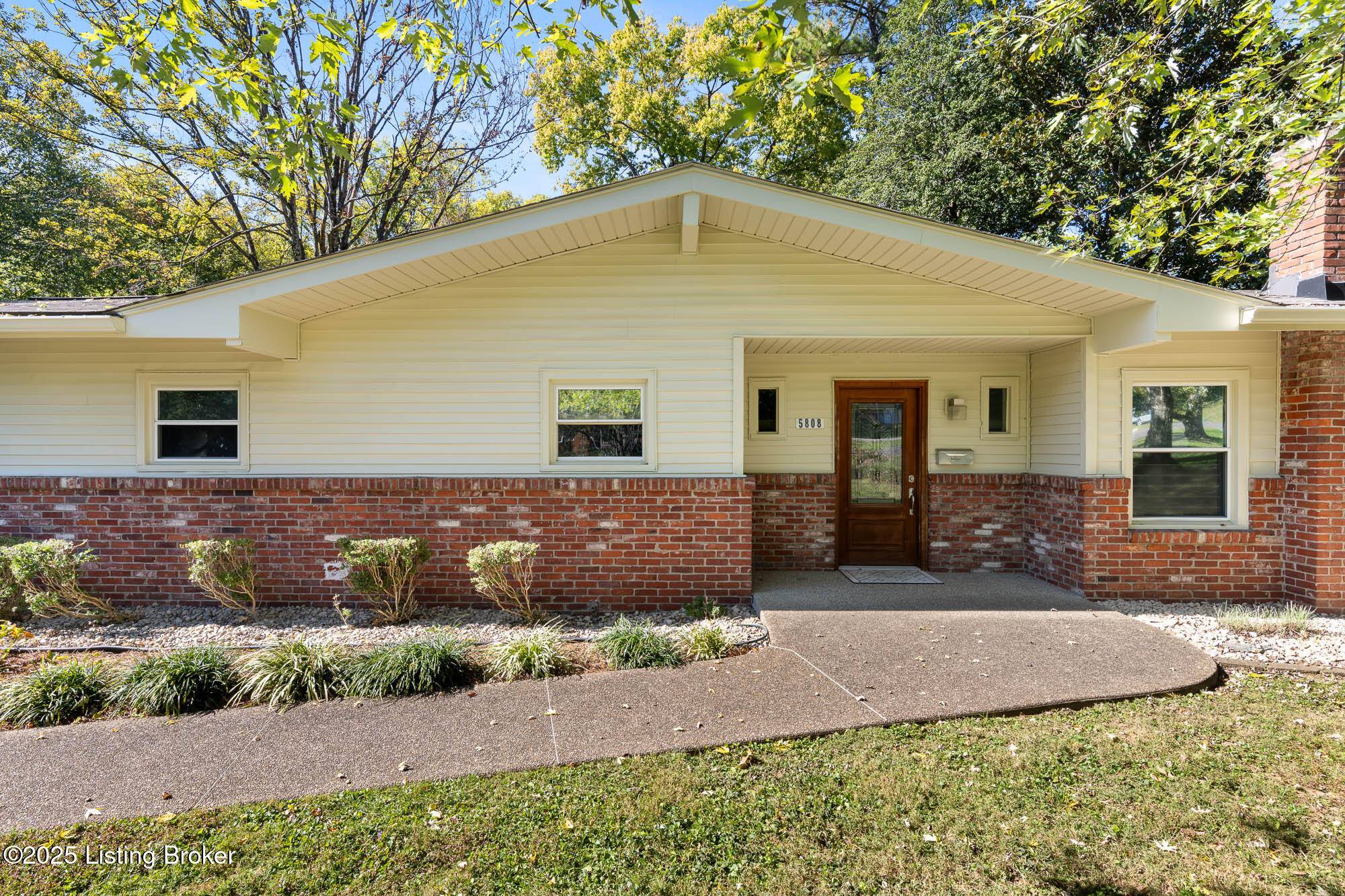 Louisville, KY 40207,5808 Bonfire Dr