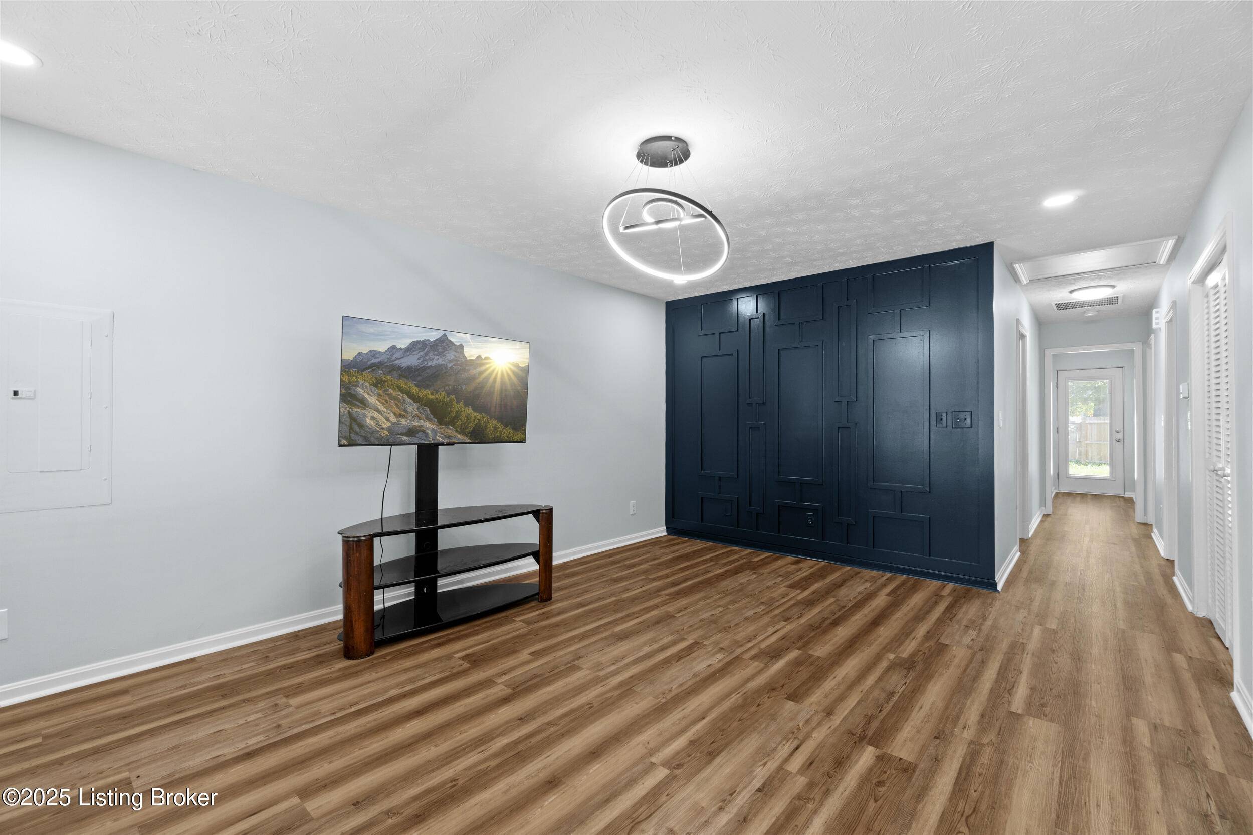 Louisville, KY 40215,4101 Churchman Ave