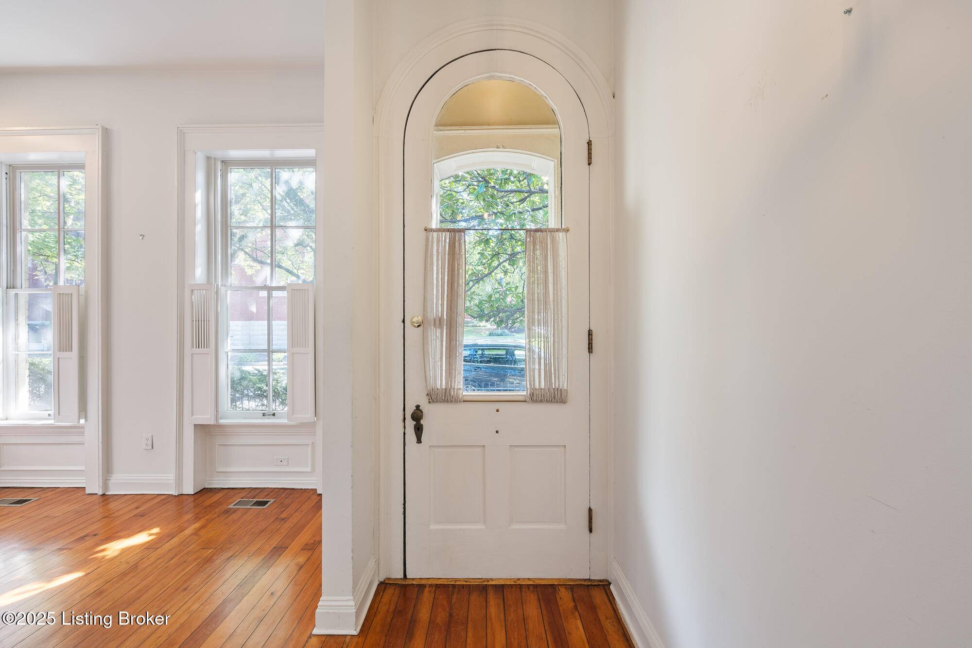 Louisville, KY 40206,1407-1409 E Washington St