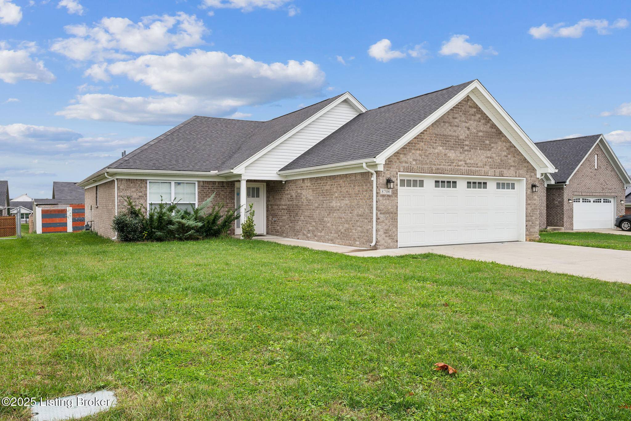 Louisville, KY 40229,8706 Temperate Ct