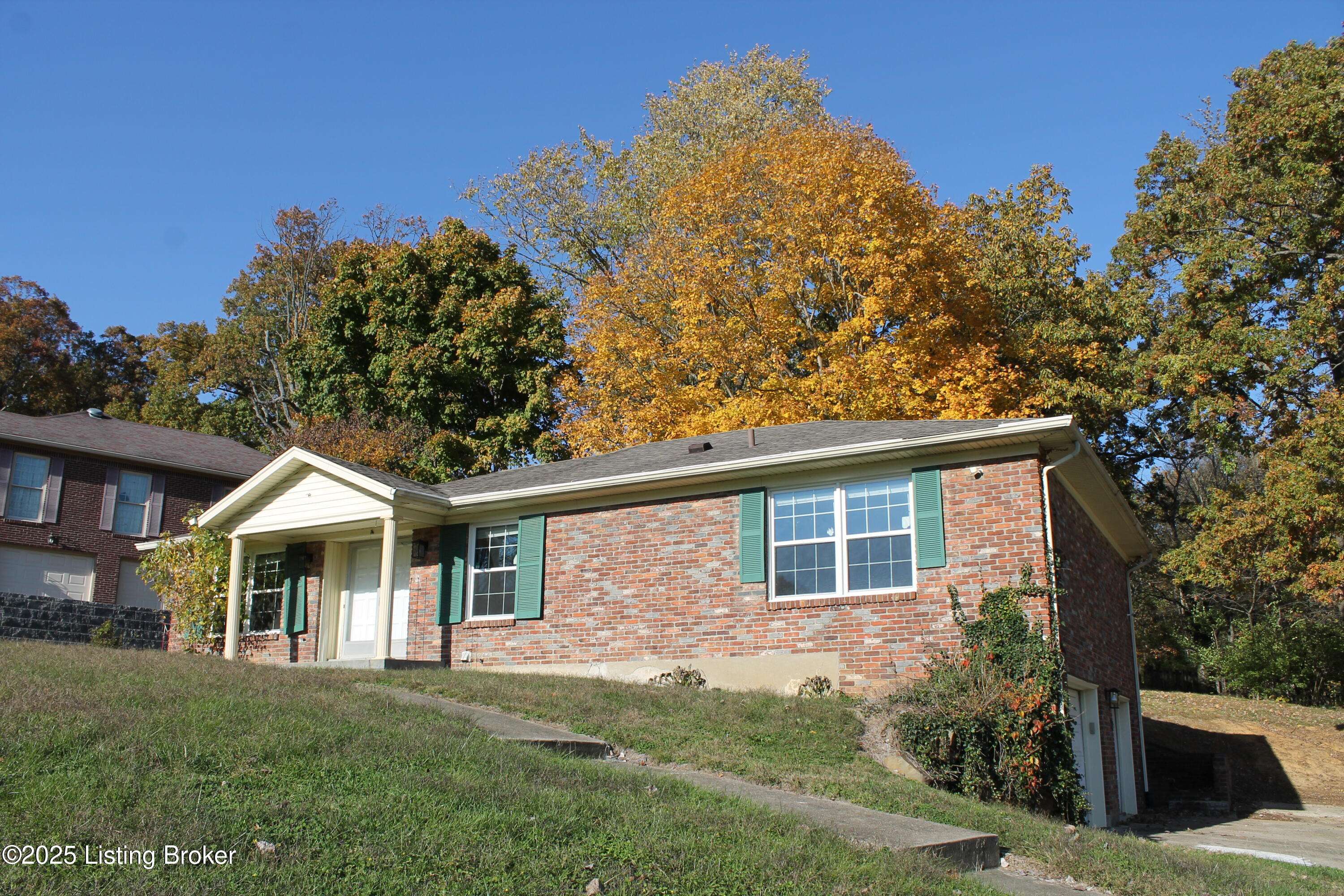 Louisville, KY 40272,9203 Windsor Park Dr