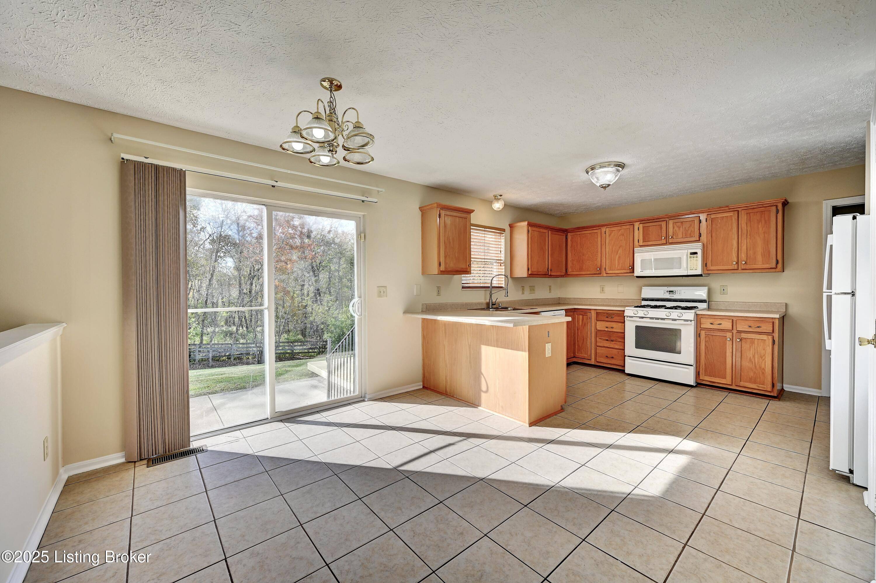 Burlington, KY 41005,2163 Bluegrama Dr