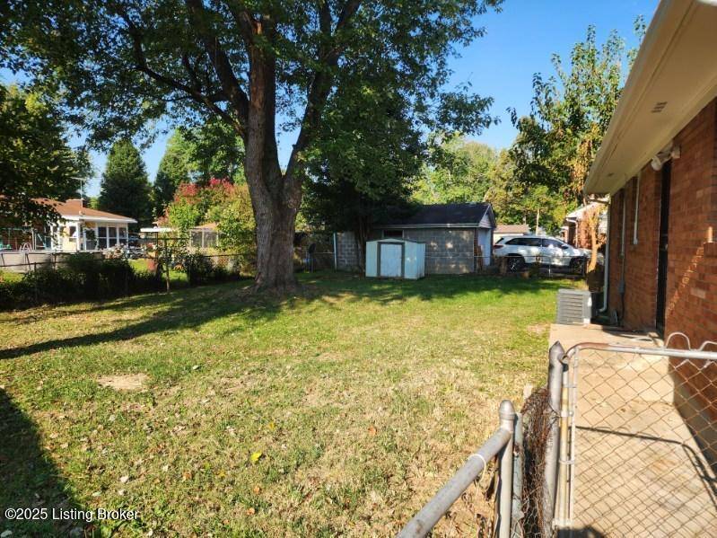 Louisville, KY 40214,5534 Cartledge Ct