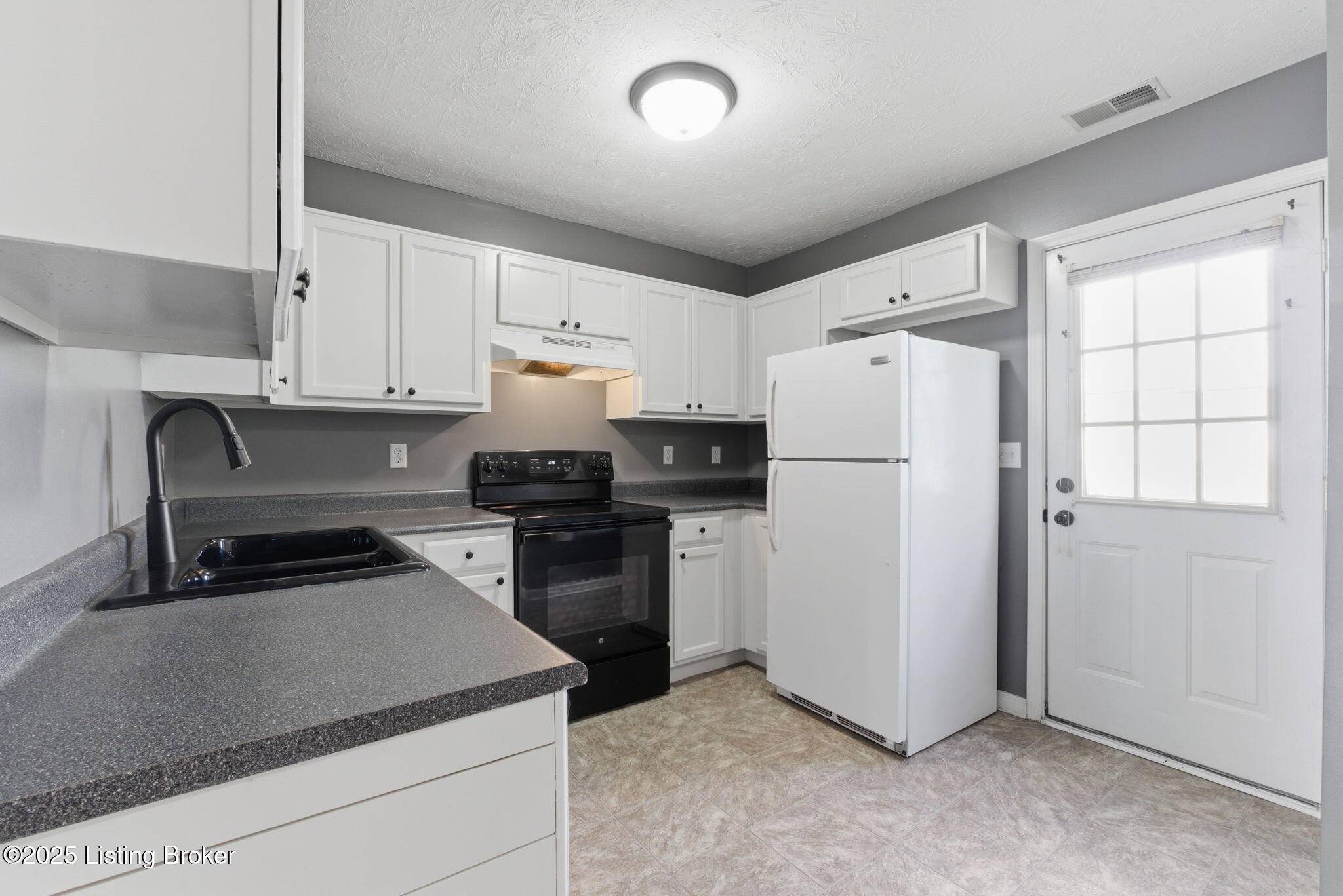 Shepherdsville, KY 40165,248 Miles Dr