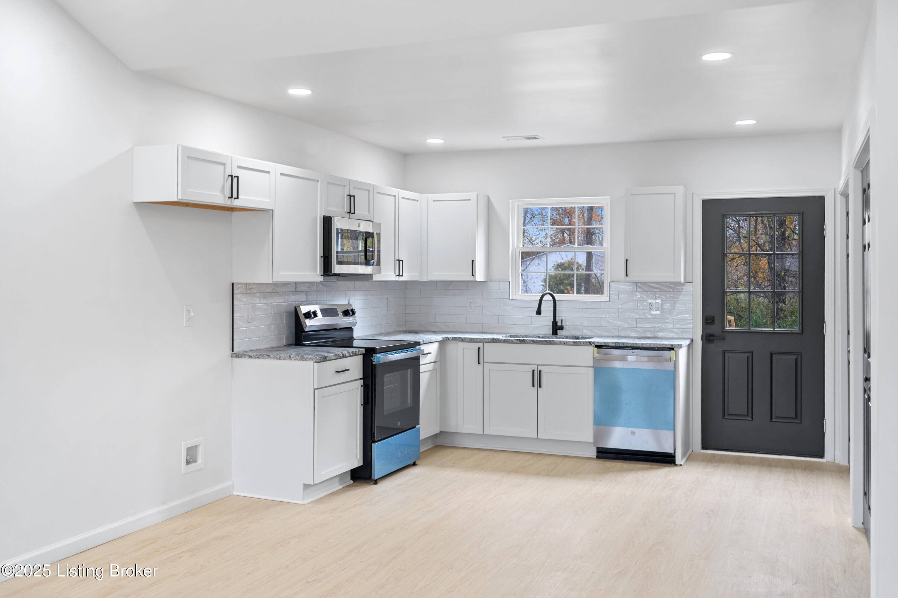 Louisville, KY 40258,6715 Memory Ln