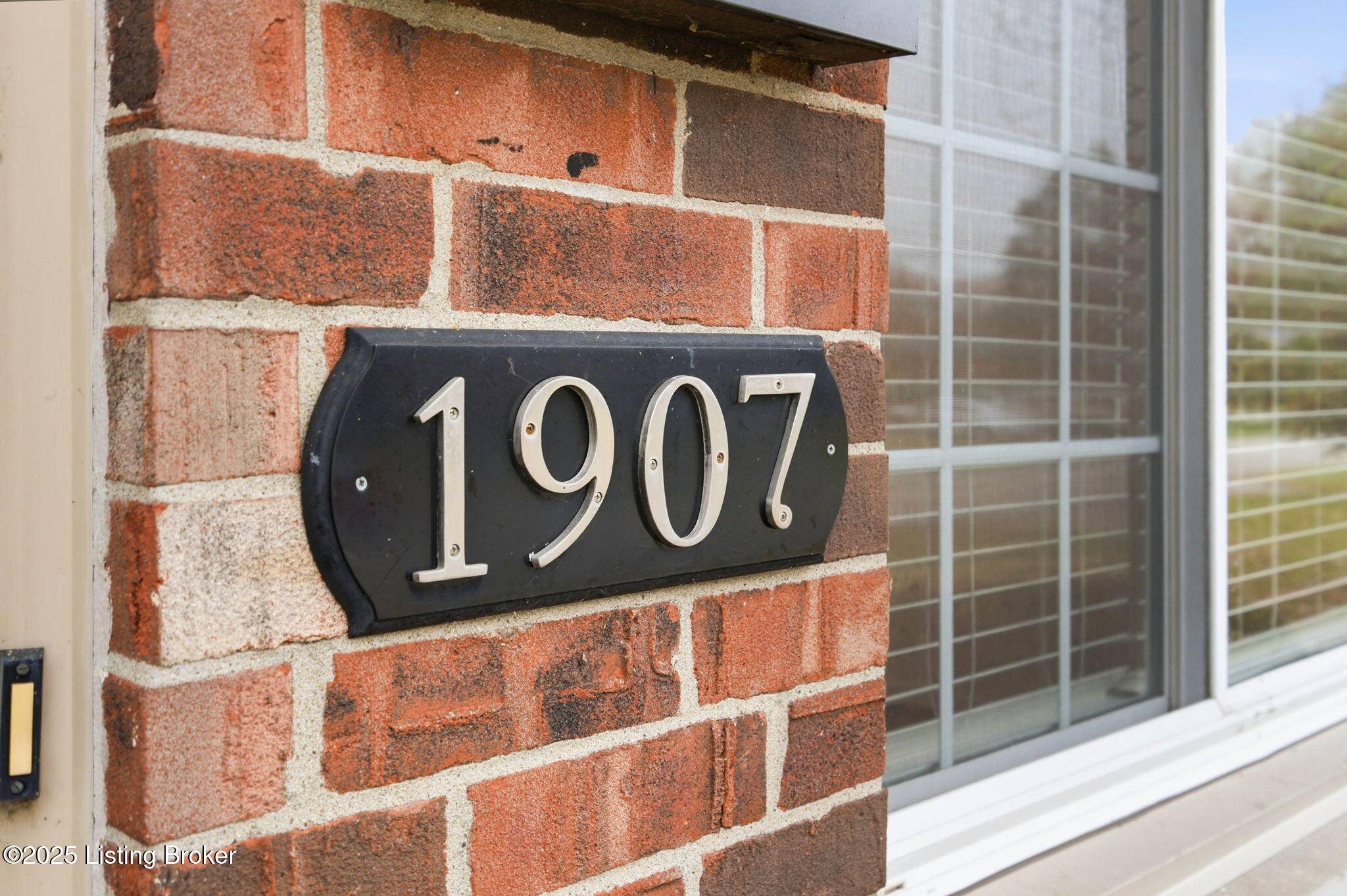 Louisville, KY 40242,1907 Balfour Dr