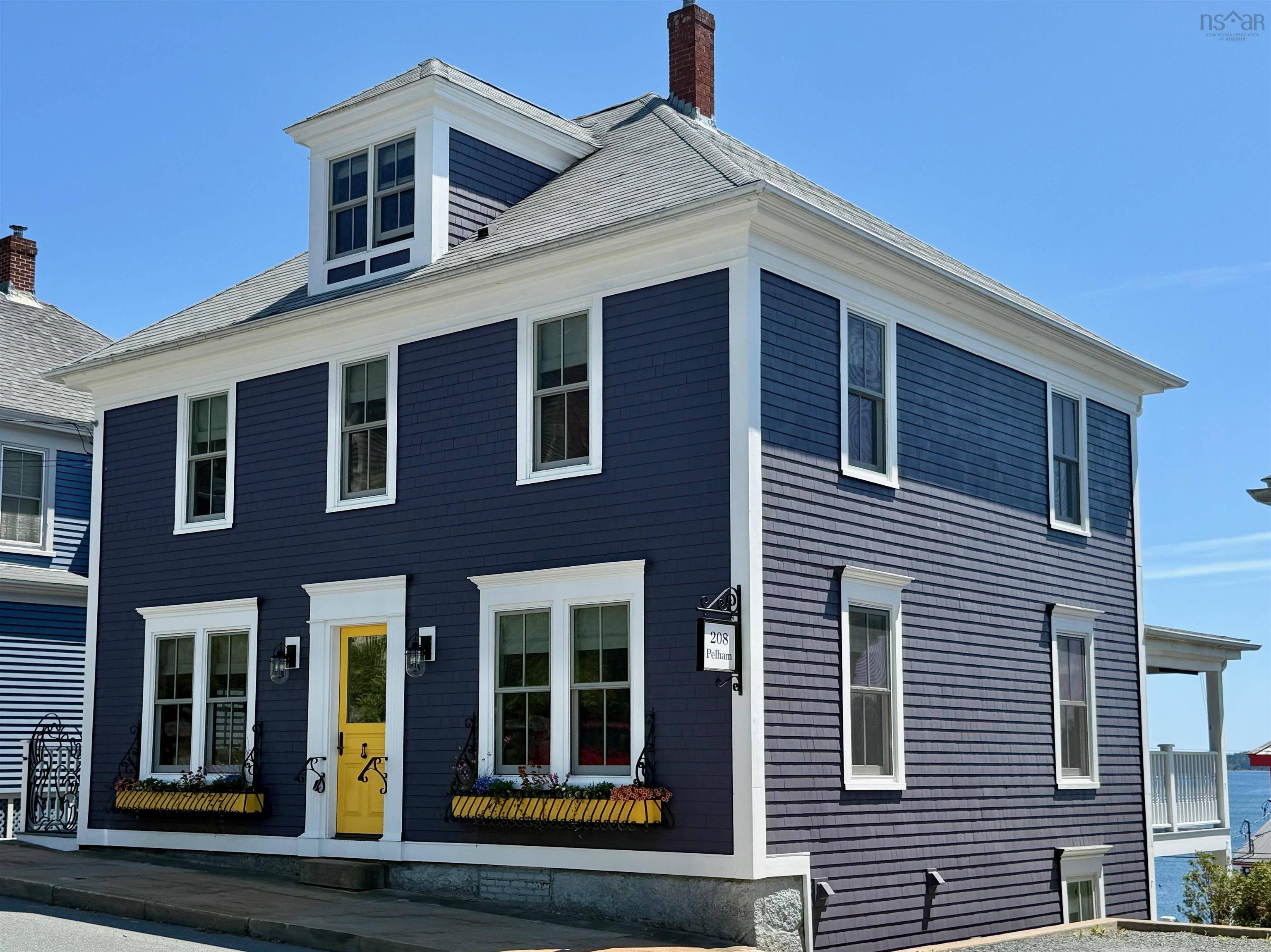 Lunenburg, NS B0J 2C0,208 Pelham St