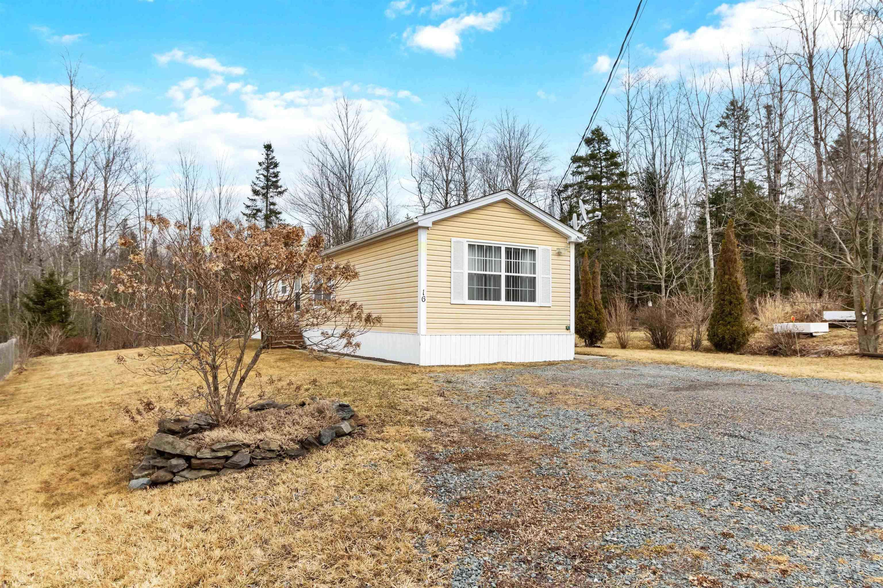 Stewiacke, NS B0N 2J0,16 Low Tide Rd