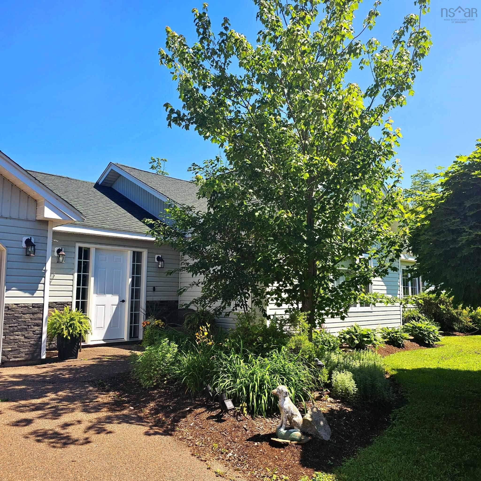 Pleasant Valley, NS B0N 1C0,1042 Pleasant Valley Rd