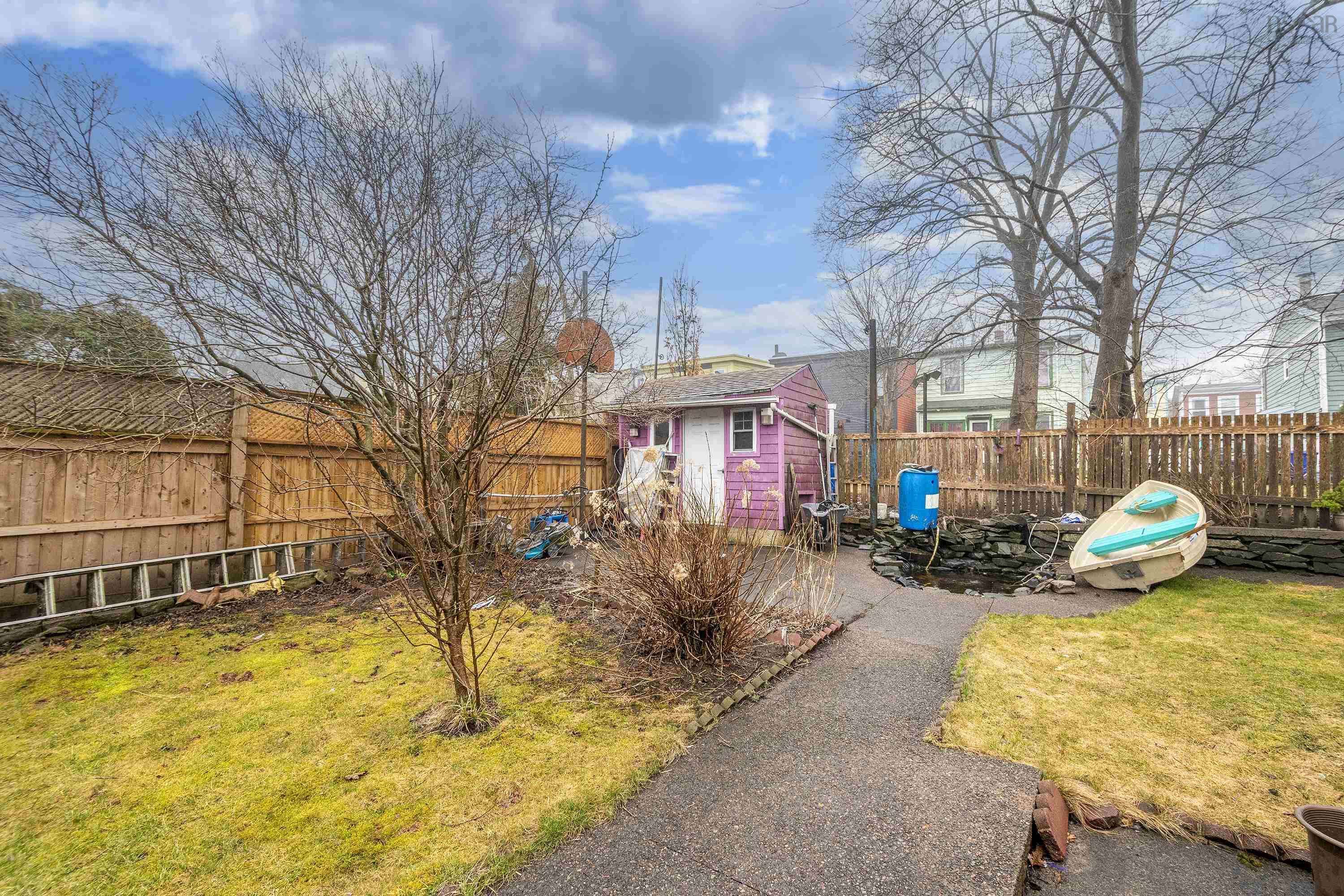 Halifax Peninsula, NS B2W 1E7,2110 Creighton St