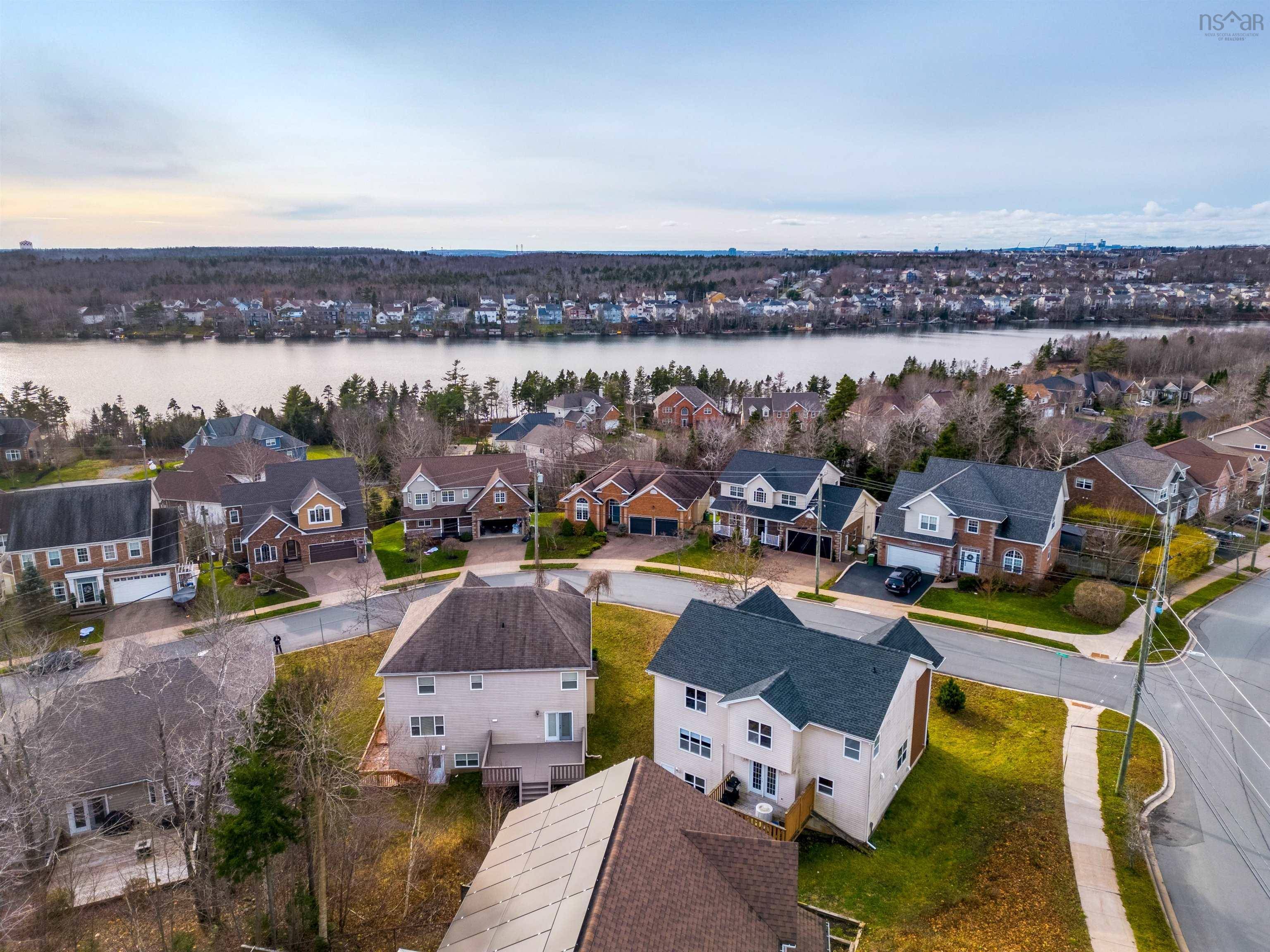 Dartmouth, NS B2W 6S2,16 Bellbrook Cres