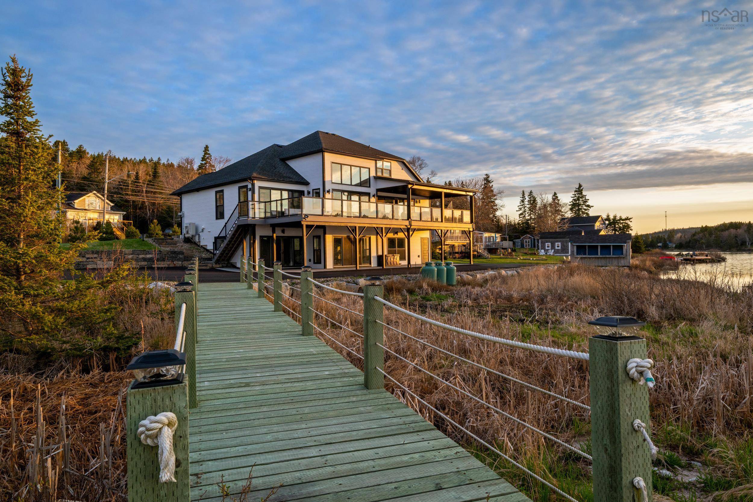 Black Point, NS B0J 1B0,8286 St. Margarets Bay Rd