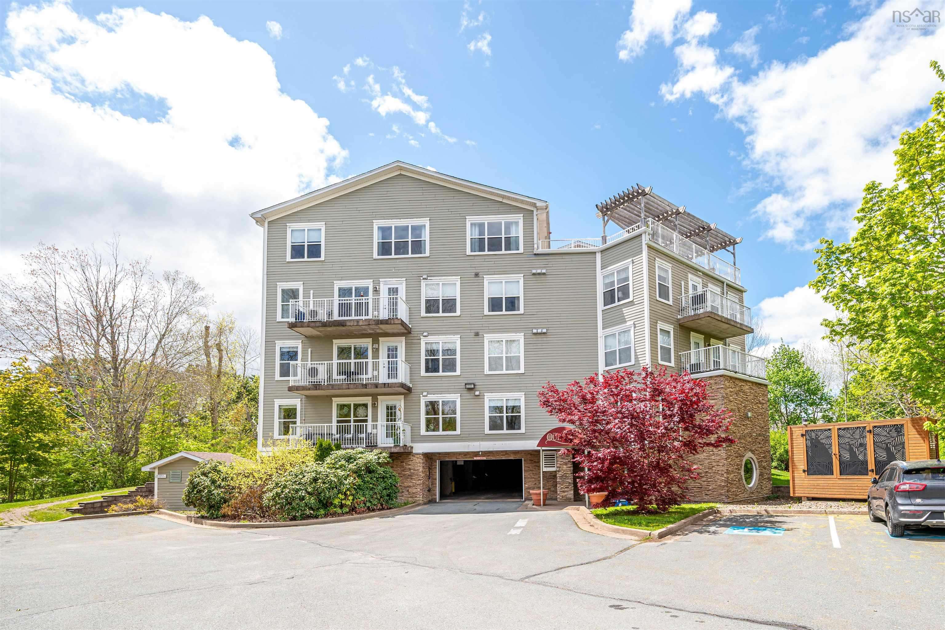 Mahone Bay, NS B0J 2E0,476 Main St #305