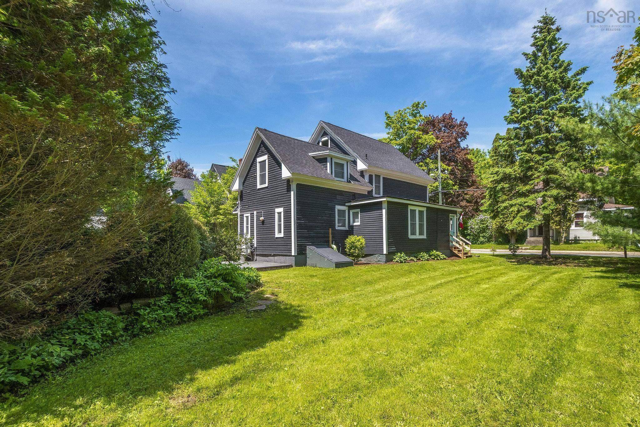 Kentville, NS B4N 1R2,40 Crescent Ave