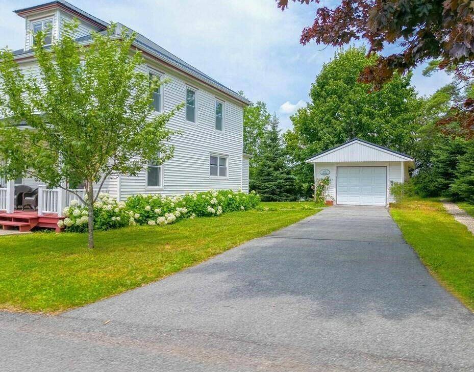 Mahone Bay, NS B0J 2E0,133 Pleasant St