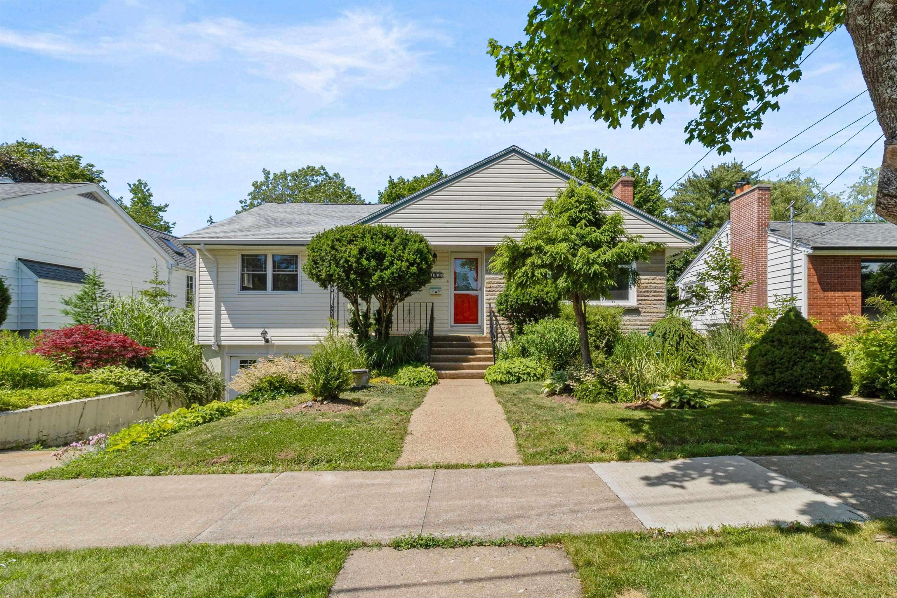 Halifax Peninsula, NS B3L 2E5,7181 Morningside Dr