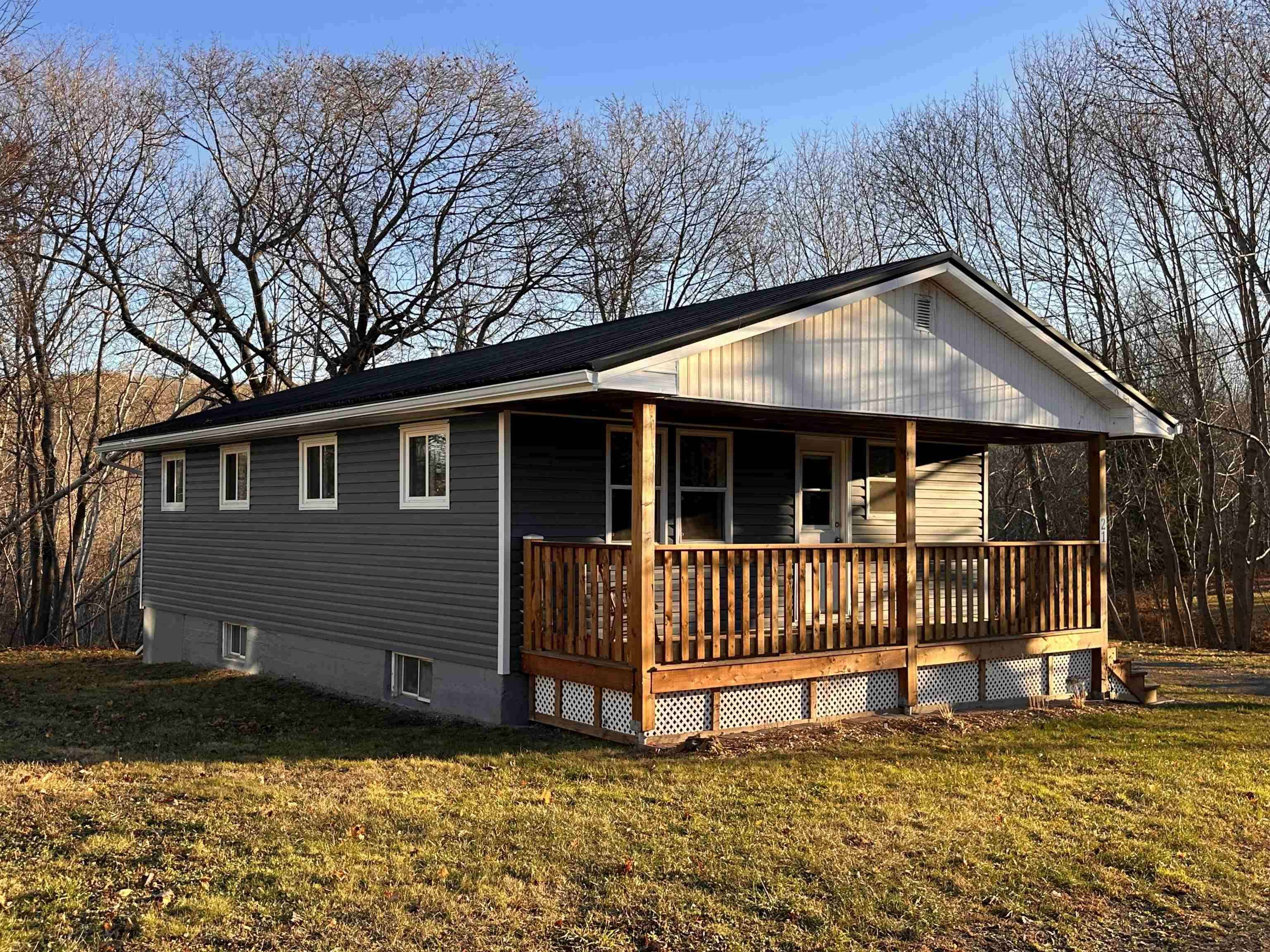 Trenton, NS B0K 1X0,21 Beech St