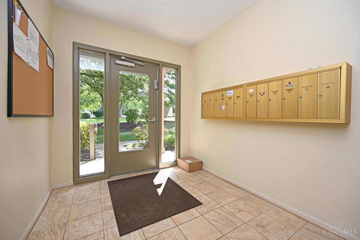 Sycamore Twp, OH 45236,7631 Montgomery Rd #11
