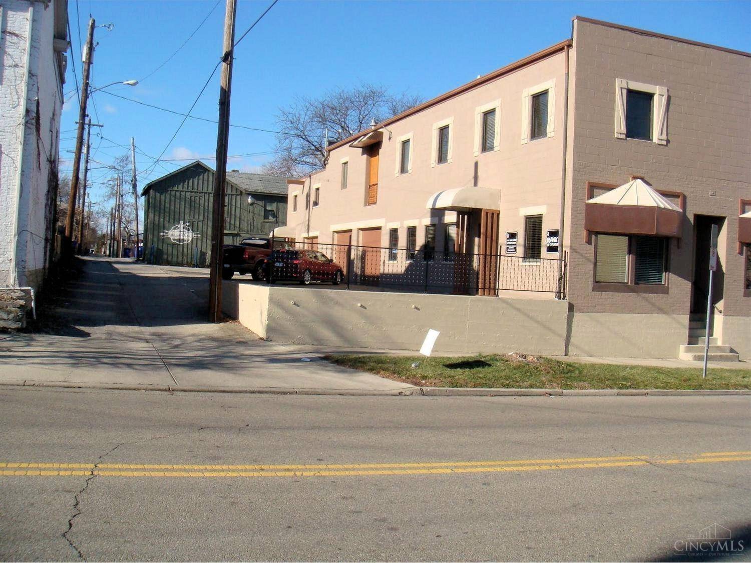 Hamilton, OH 45013,15 S D St