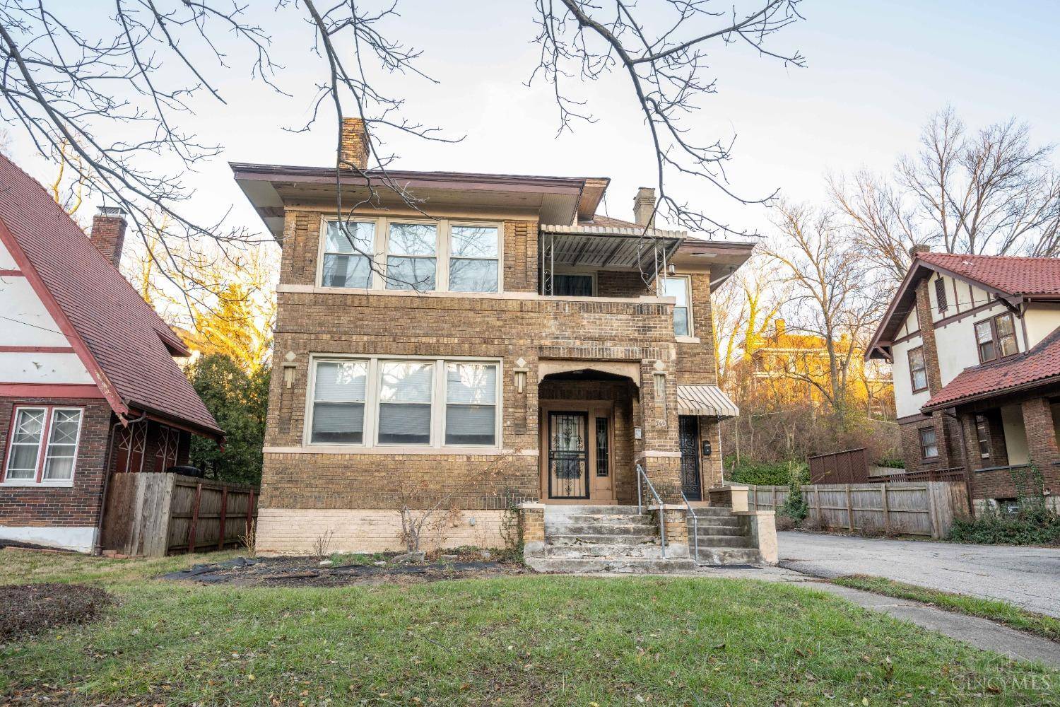 Cincinnati, OH 45229,766 E Mitchell Ave