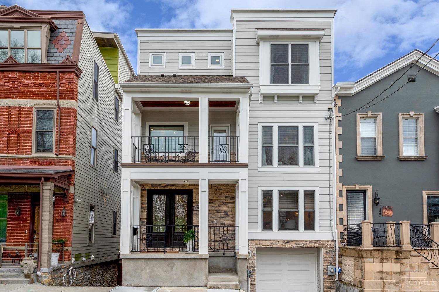 Cincinnati, OH 45202,1224 Louden St