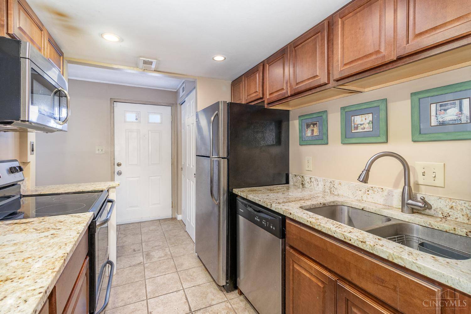 Cincinnati, OH 45204,2500 Warsaw Ave #9