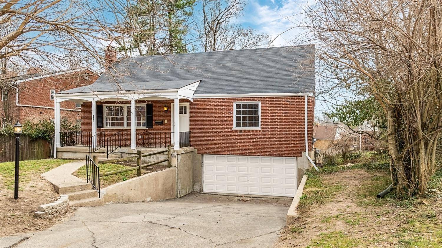 Cincinnati, OH 45238,3281 Dunn Ct