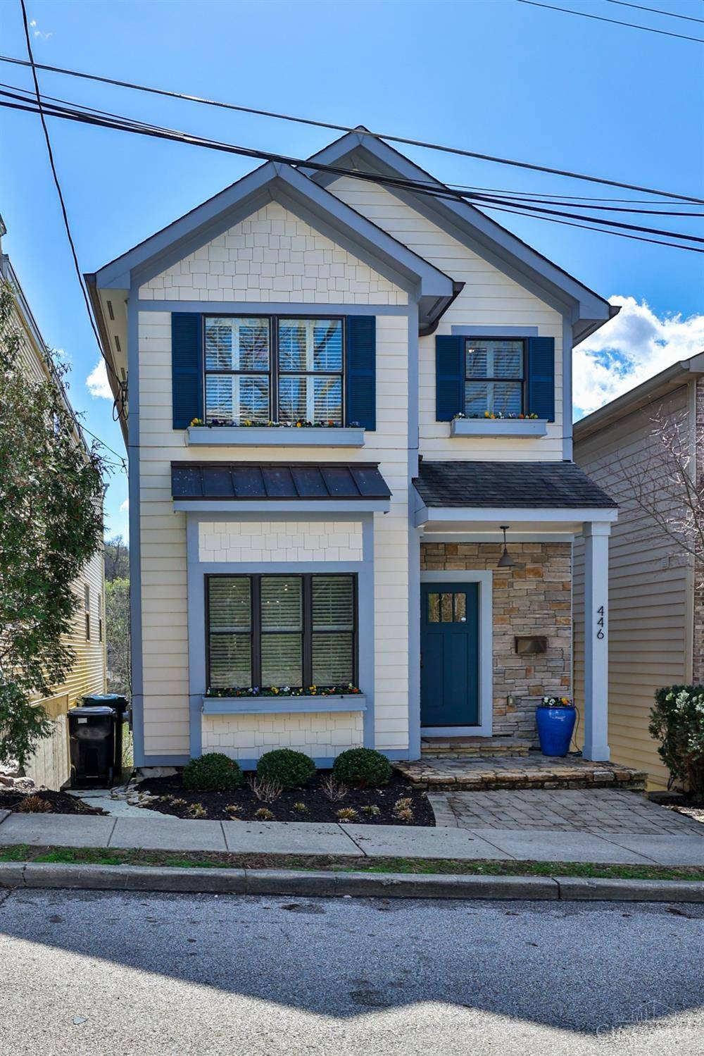 Cincinnati, OH 45226,446 Strafer St