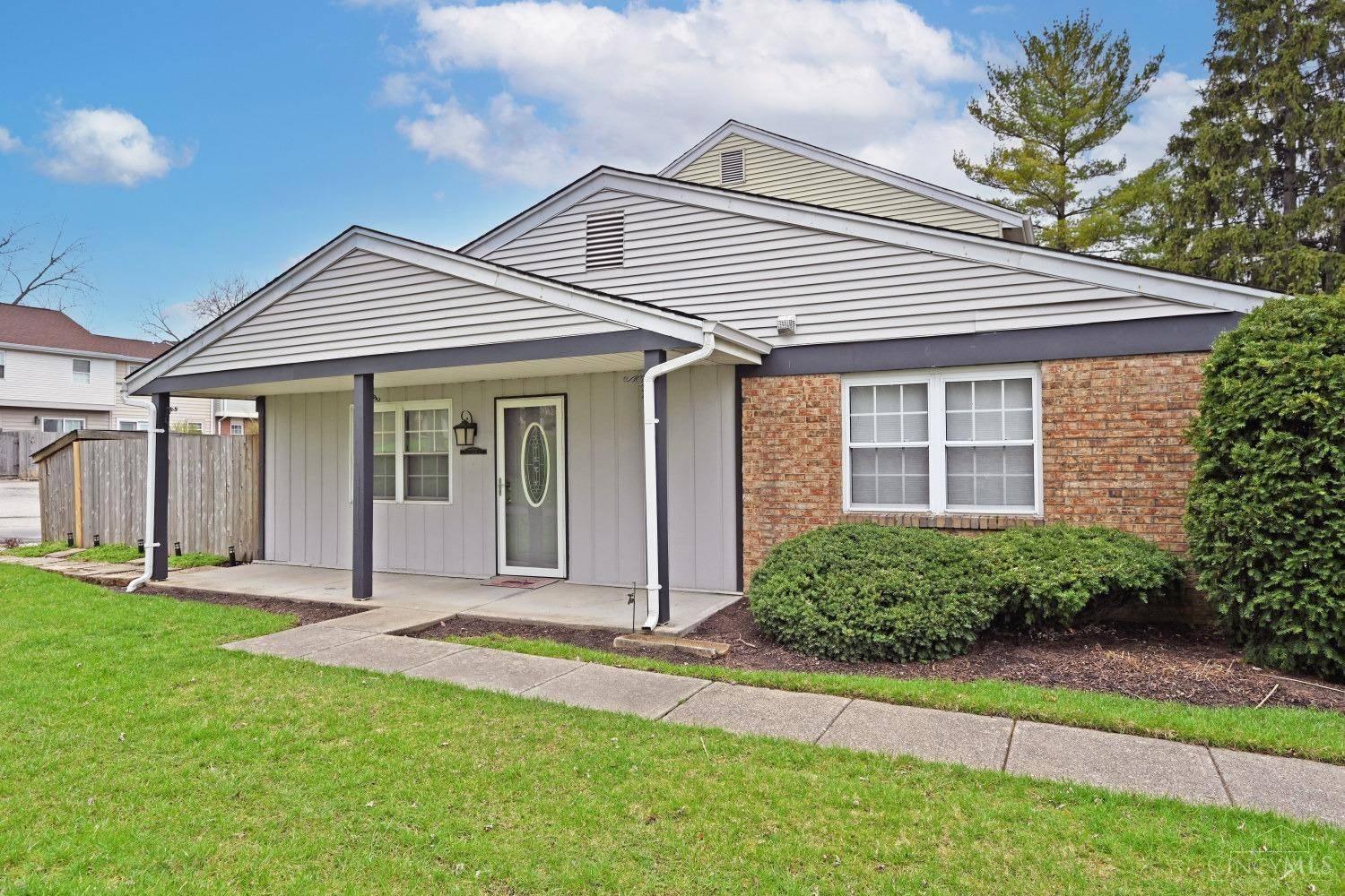 West Chester, OH 45069,7622 Dover Ct #107