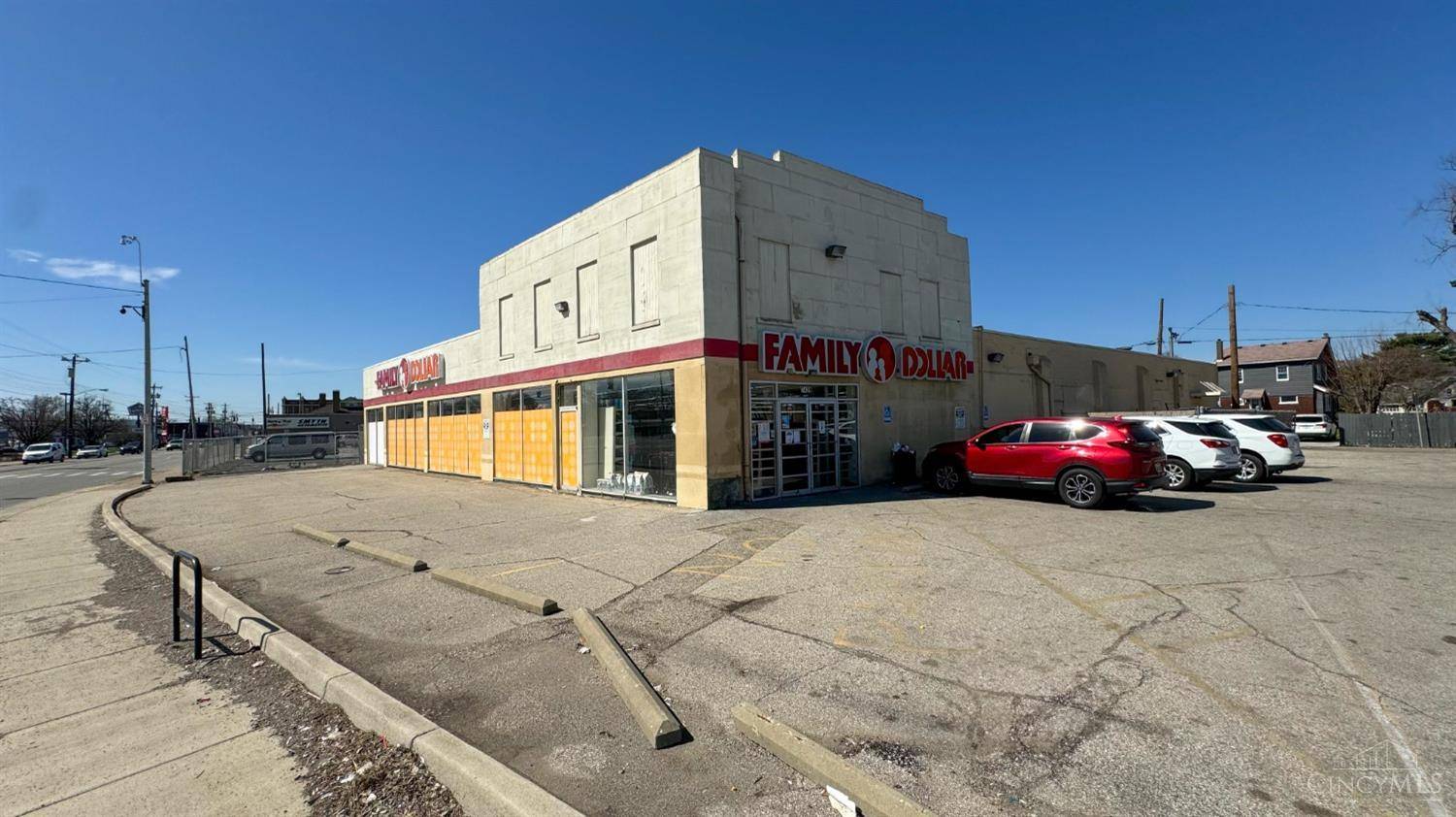 Cincinnati, OH 45216,7439 Vine St