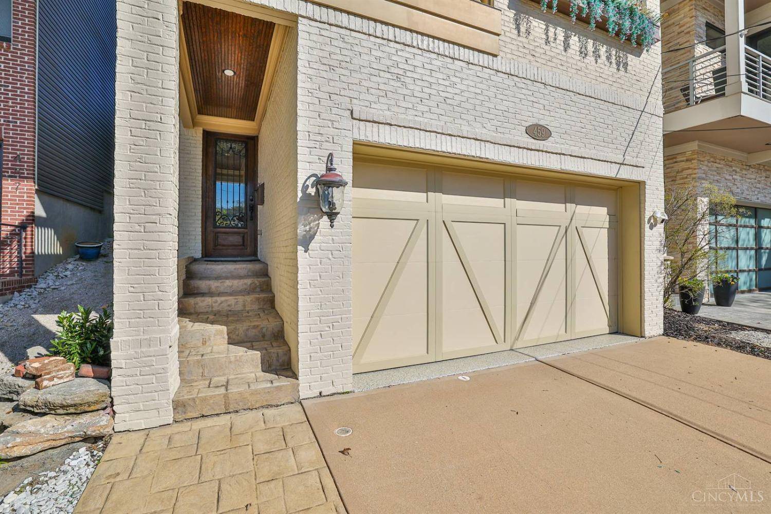 Cincinnati, OH 45226,459 Strafer St