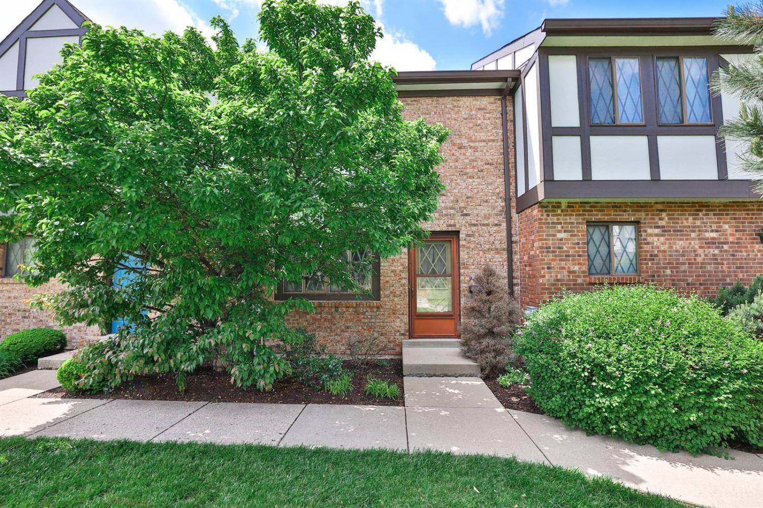 Cincinnati, OH 45251,9446 Haddington