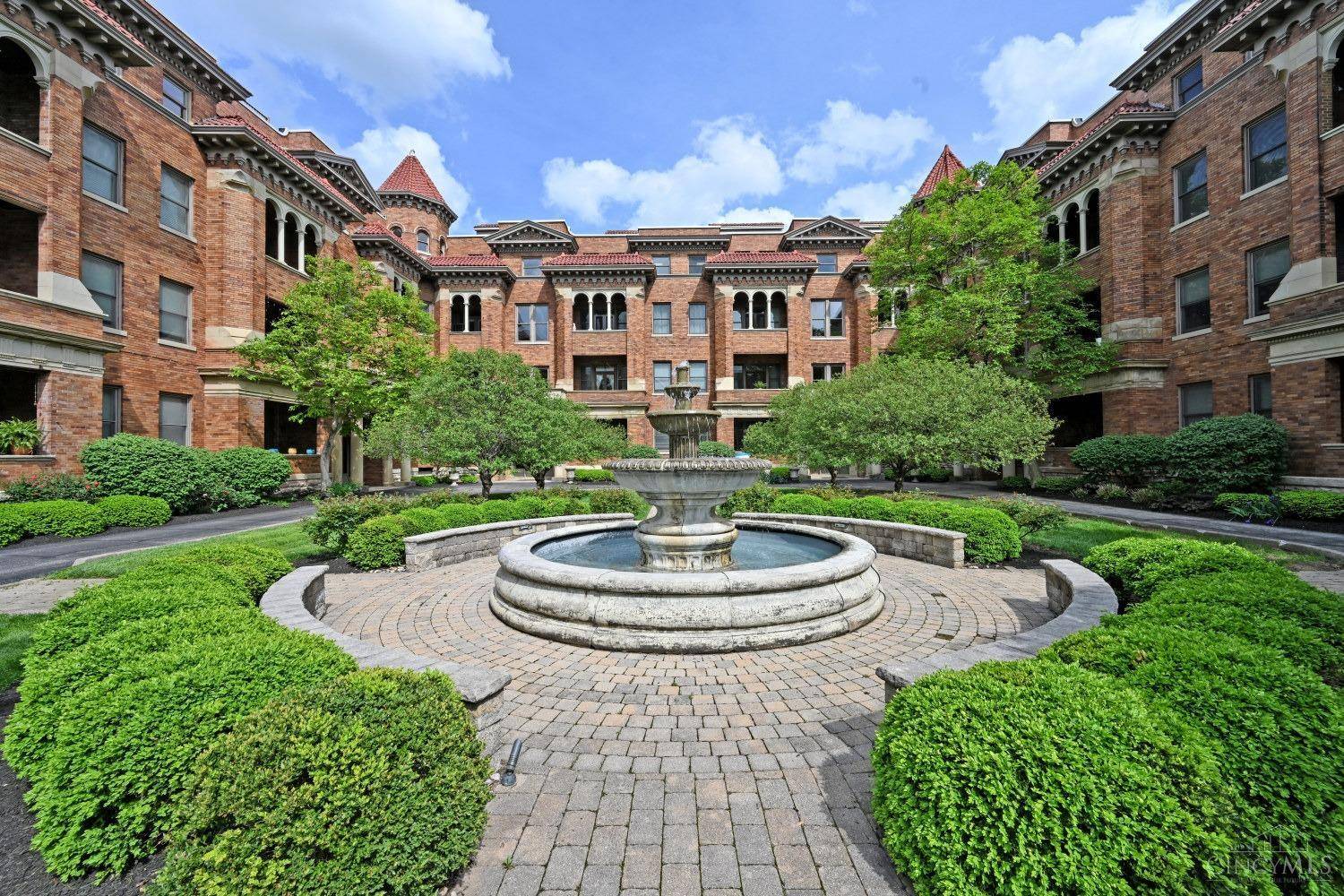 Cincinnati, OH 45206,2356 Park Ave #65