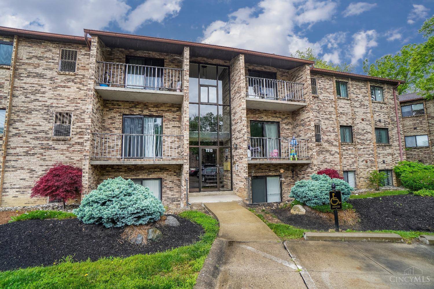 Colerain Twp, OH 45247,7213 Creekview Dr #5