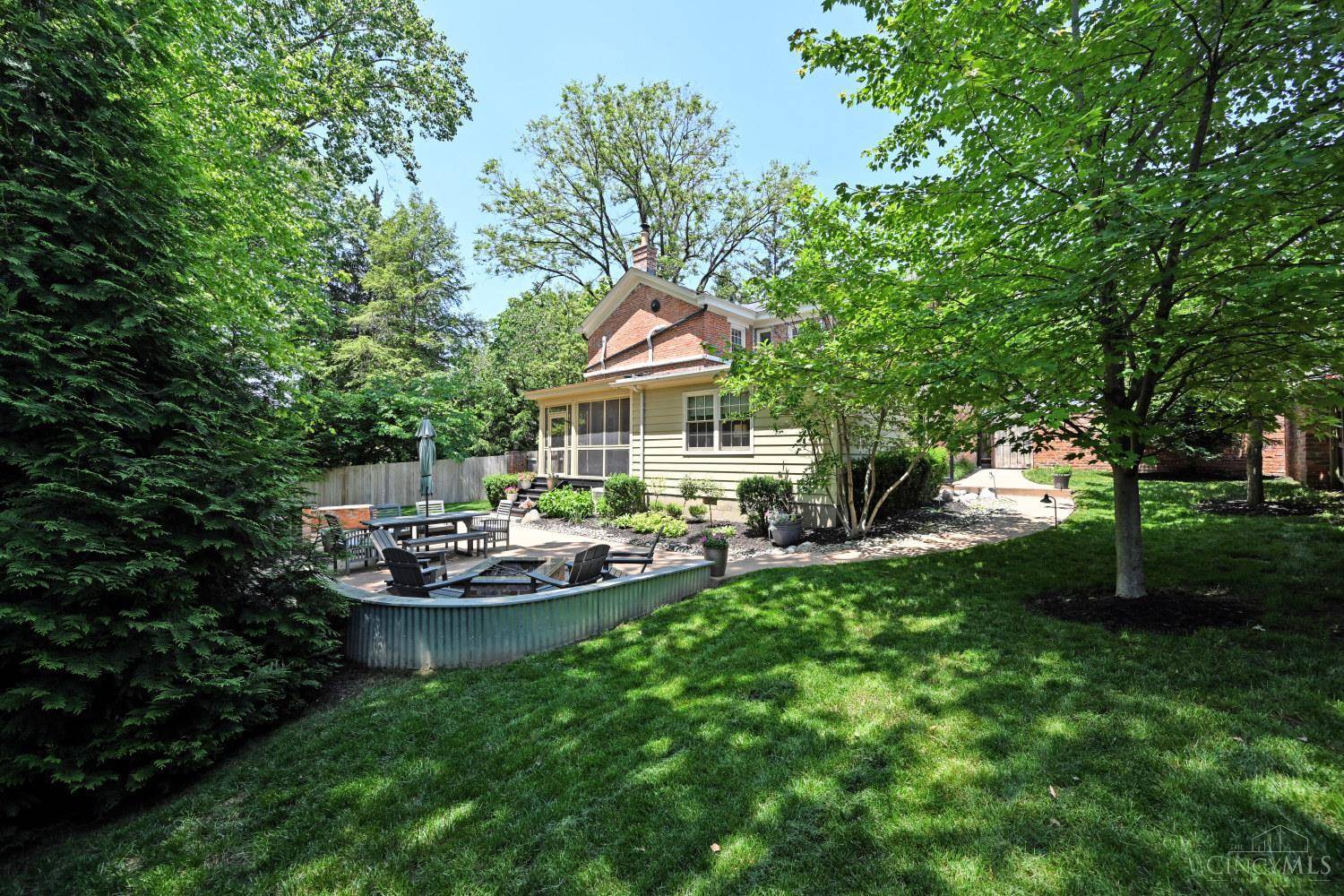 Cincinnati, OH 45208,1233 Grace Ave