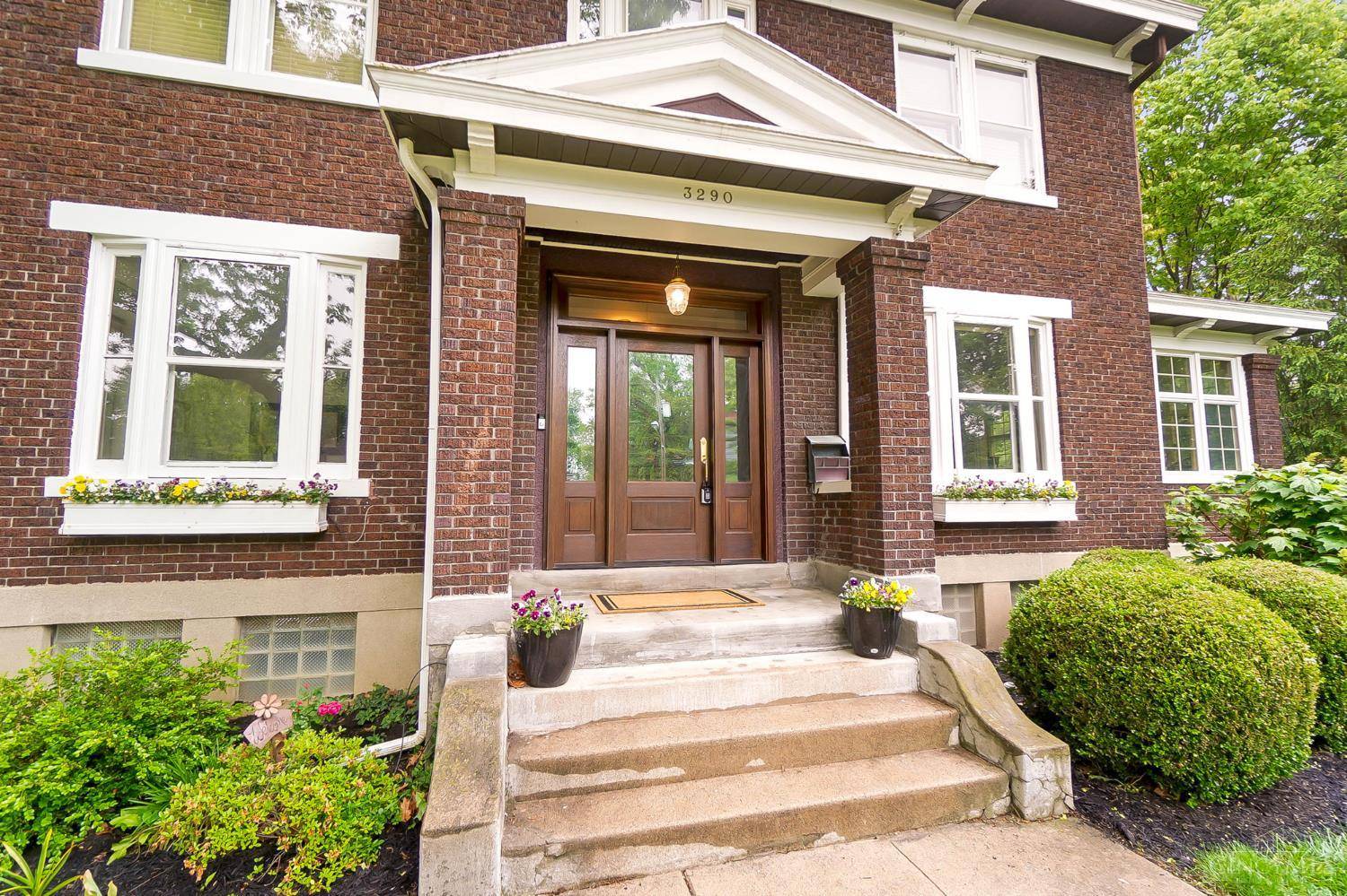 Cincinnati, OH 45208,3290 Observatory Ave