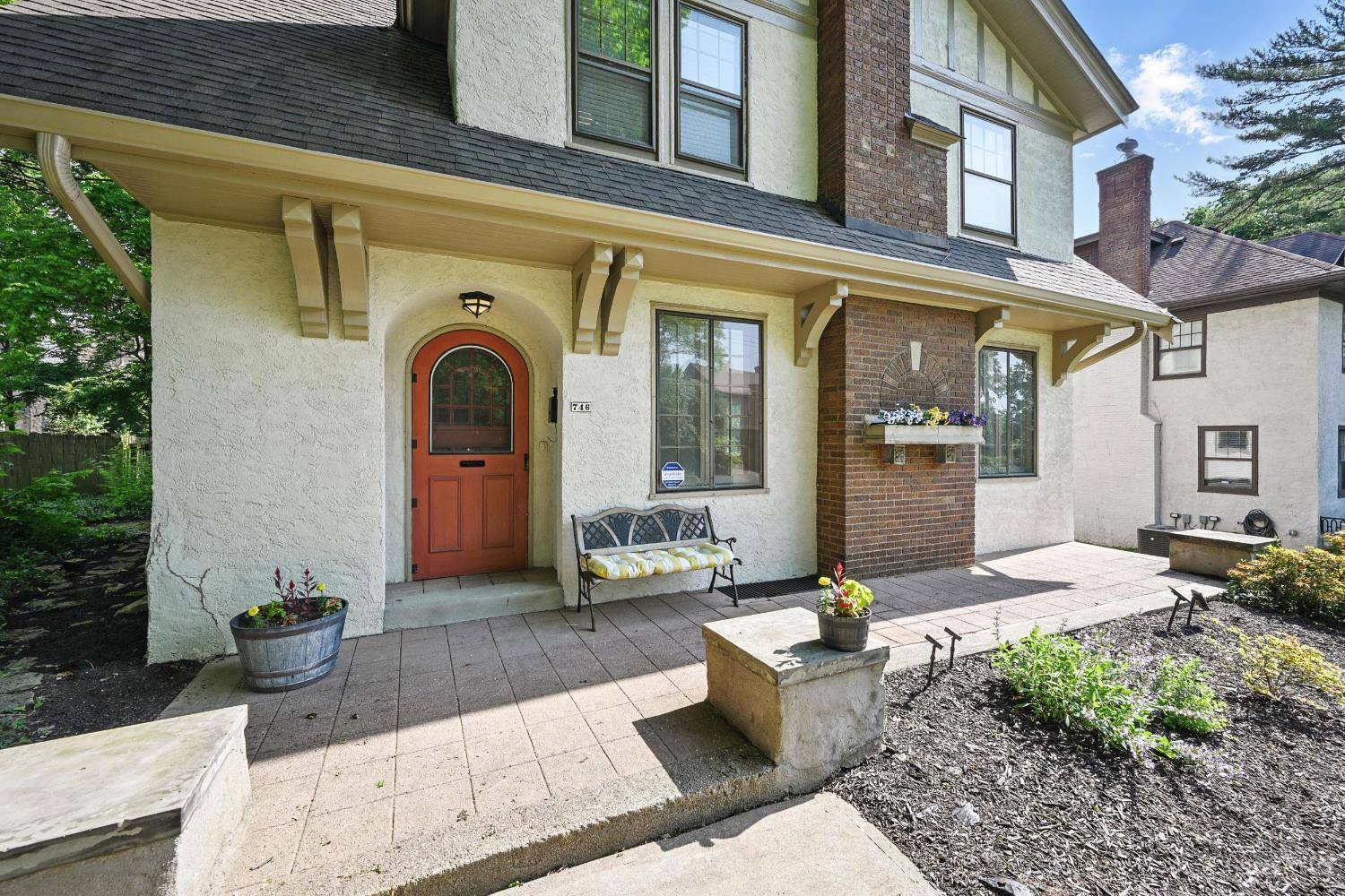Cincinnati, OH 45229,746 Clinton Springs Ave