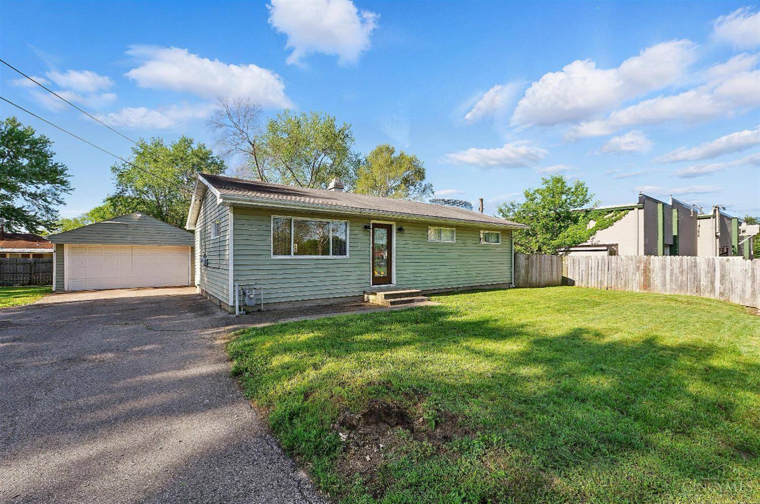 Moraine, OH 45439,3329 Shadyview Rd