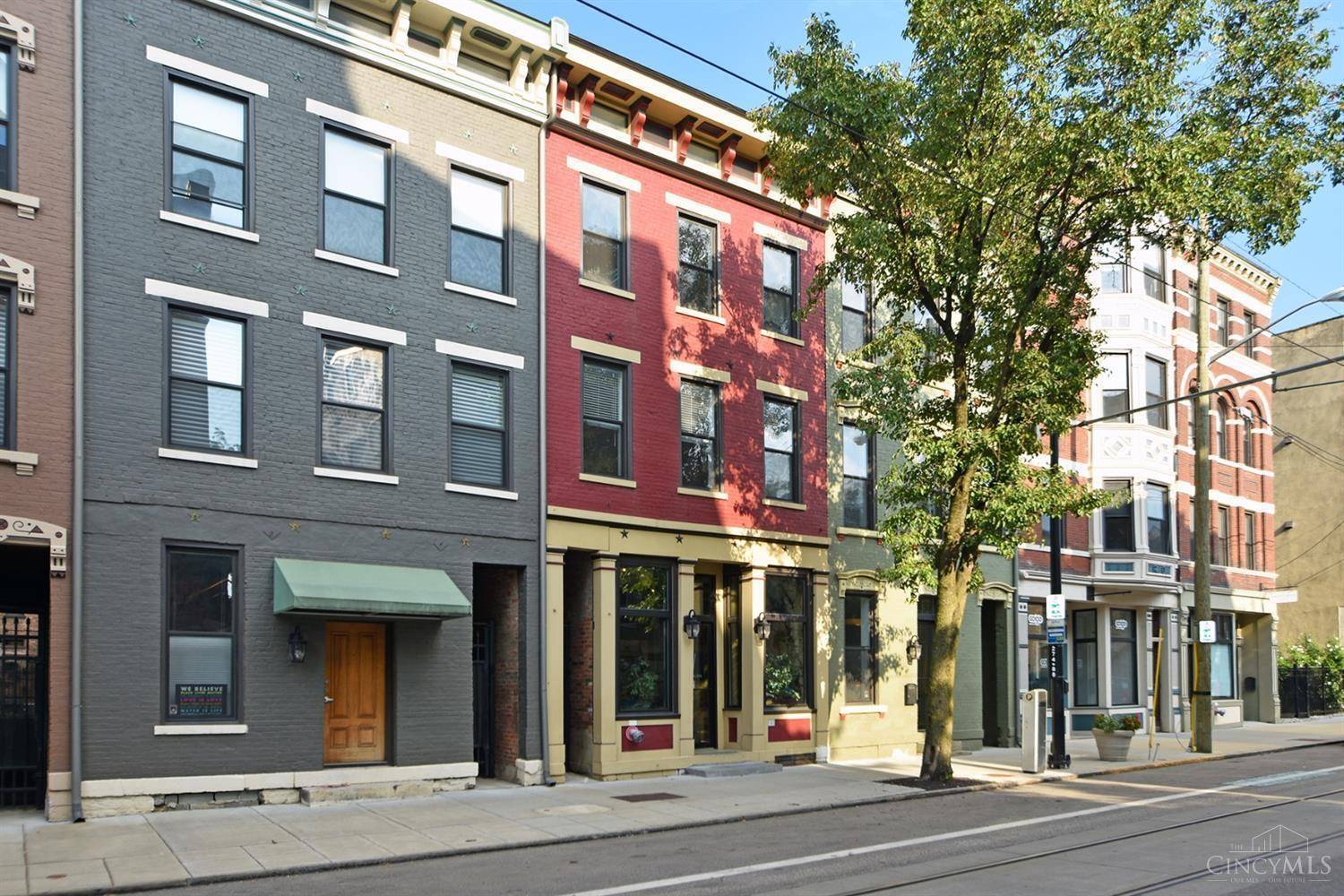 Cincinnati, OH 45202,1432 Race St #102