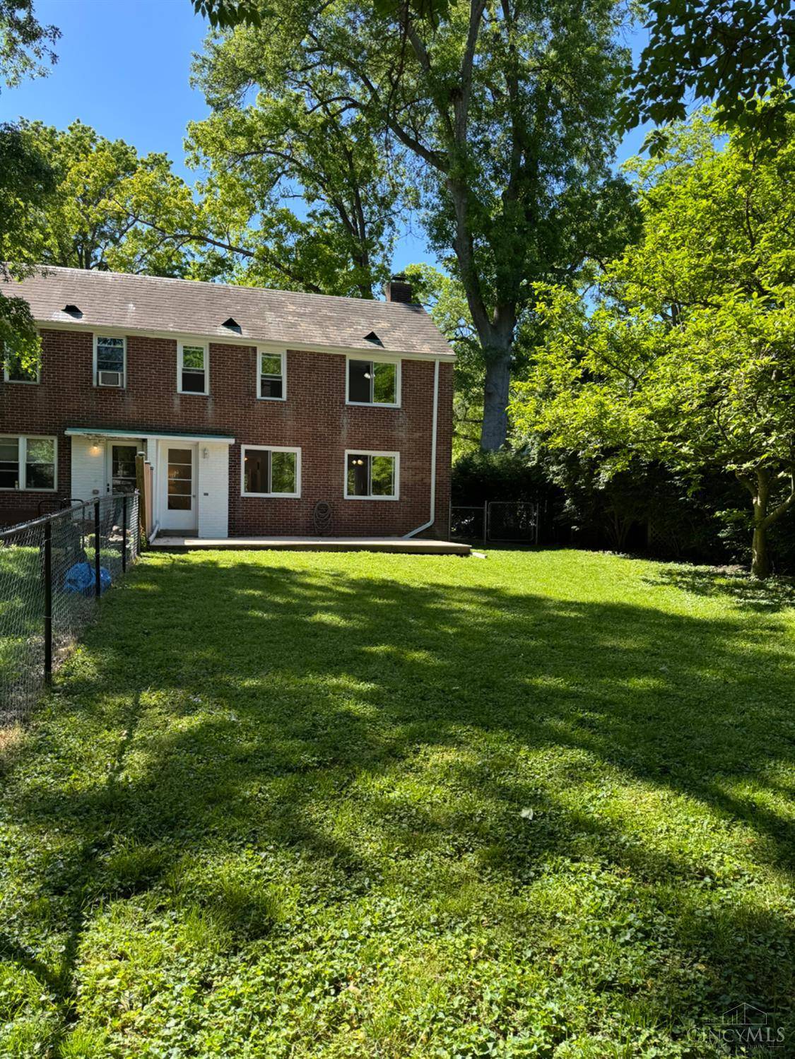 Greenhills, OH 45218,8 Belknap Pl