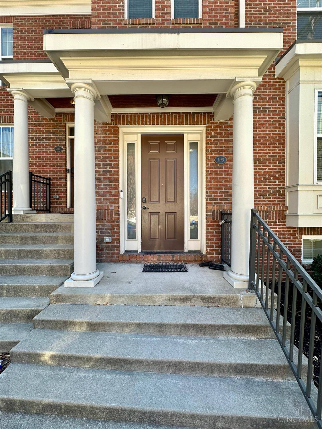 Cincinnati, OH 45219,199 E Rochelle St