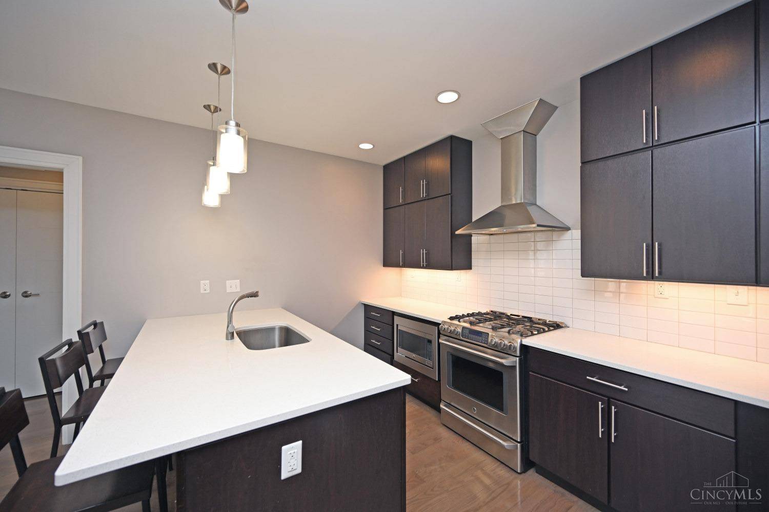 Cincinnati, OH 45202,1509 Race St #205