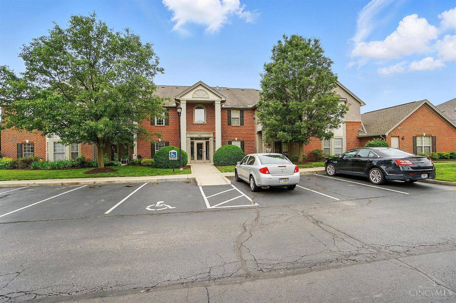 West Chester, OH 45069,8003 Pinnacle Point #103