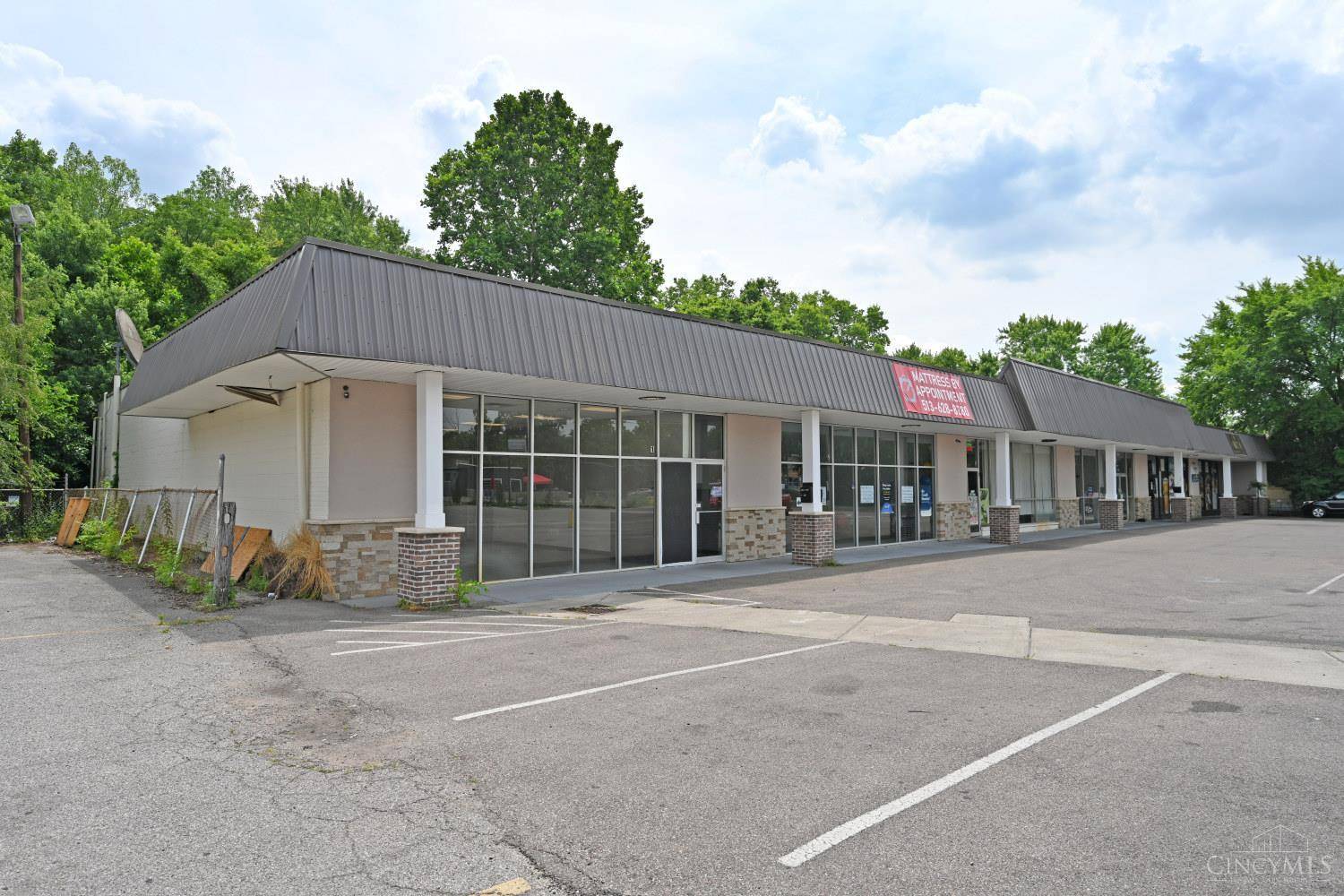 Woodlawn, OH 45215,10088 Springfield Pike #5