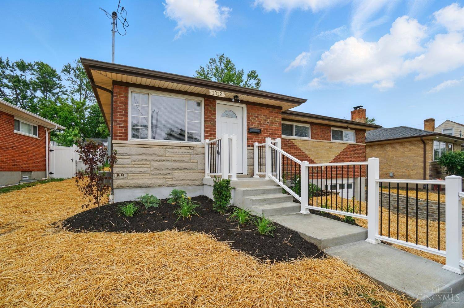 Reading, OH 45215,1312 Thurnridge Dr
