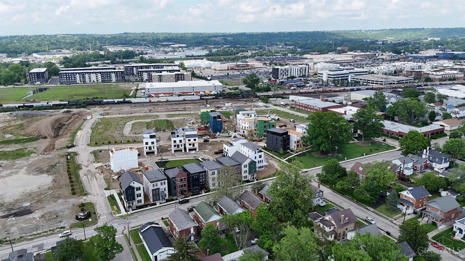 Cincinnati, OH 45209,2901 Three Oaks Ln