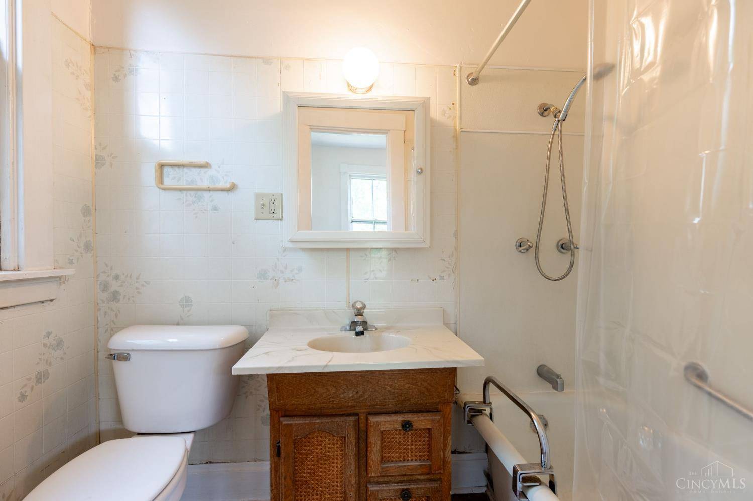 Reading, OH 45215,724 Second St