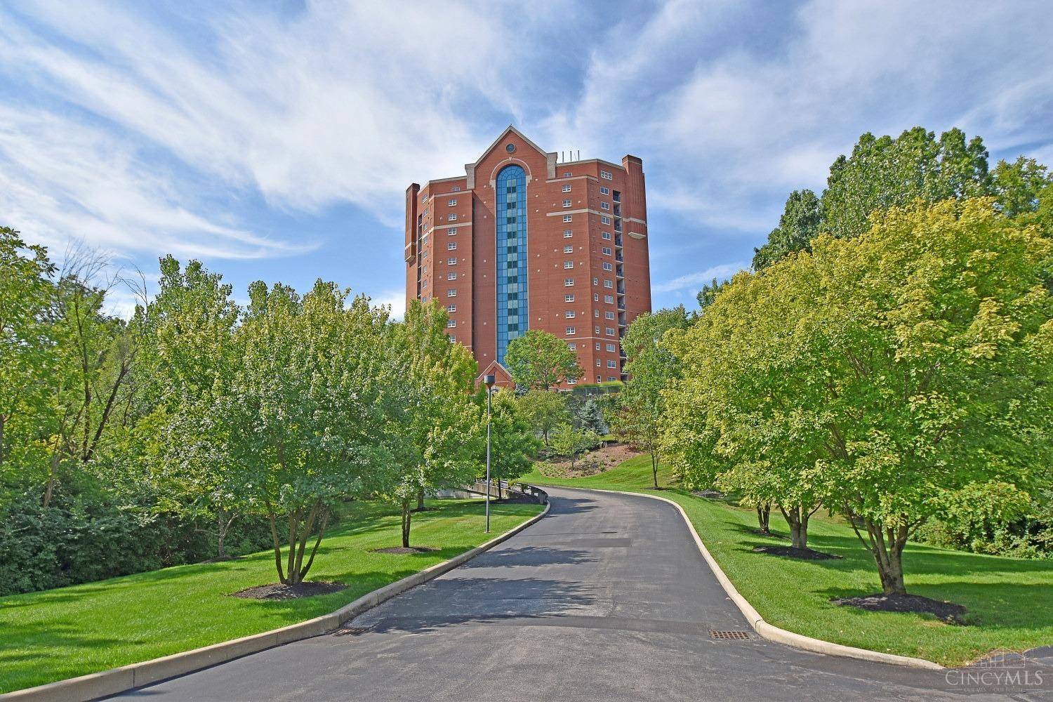Cincinnati, OH 45226,3435 Golden Ave #803
